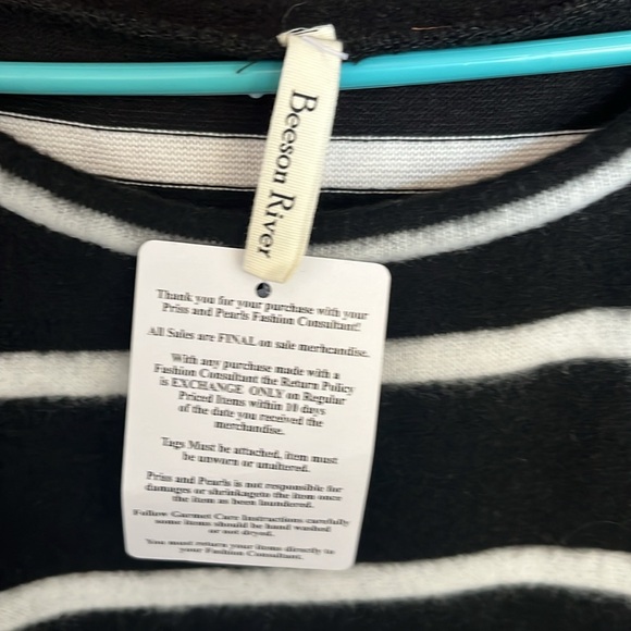 Slit Tunic Top - Picture 2 of 4